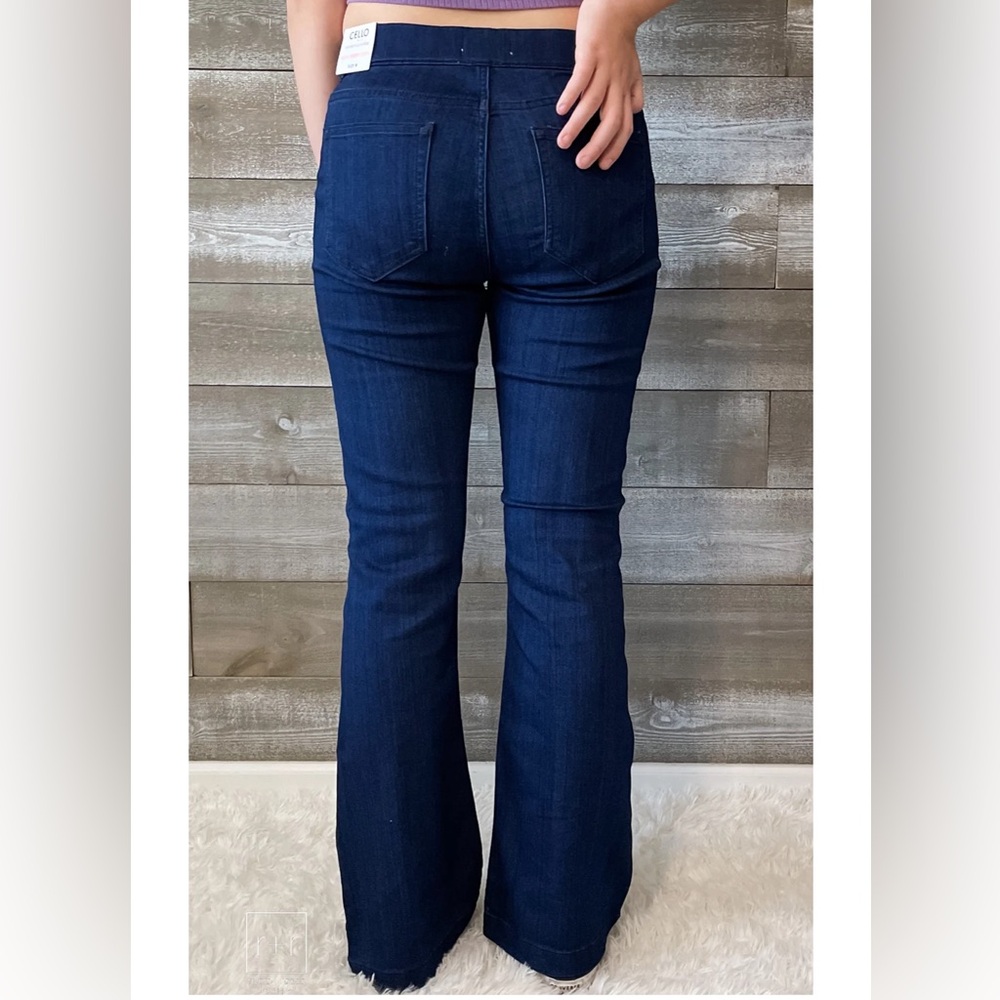 Cello Pull-on Flare Jeggings - Medium
